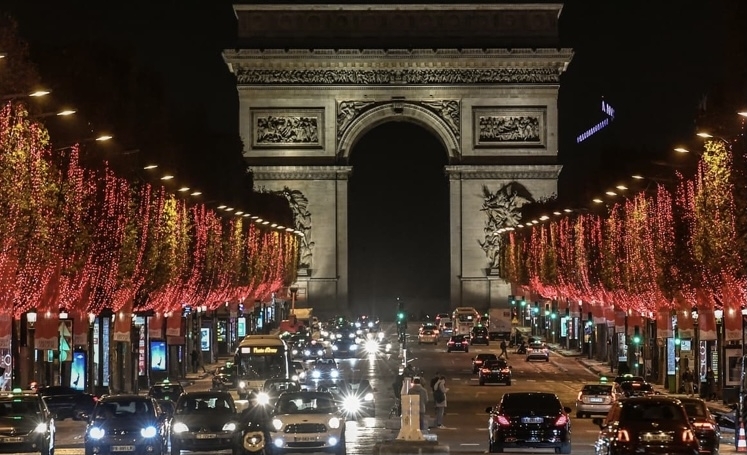 年底节庆增多，巴黎香街今起强化治安