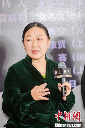 知名编剧蒋胜男在中国·厦门女性影视高级研讨会上发言。林春茵 摄 article_img