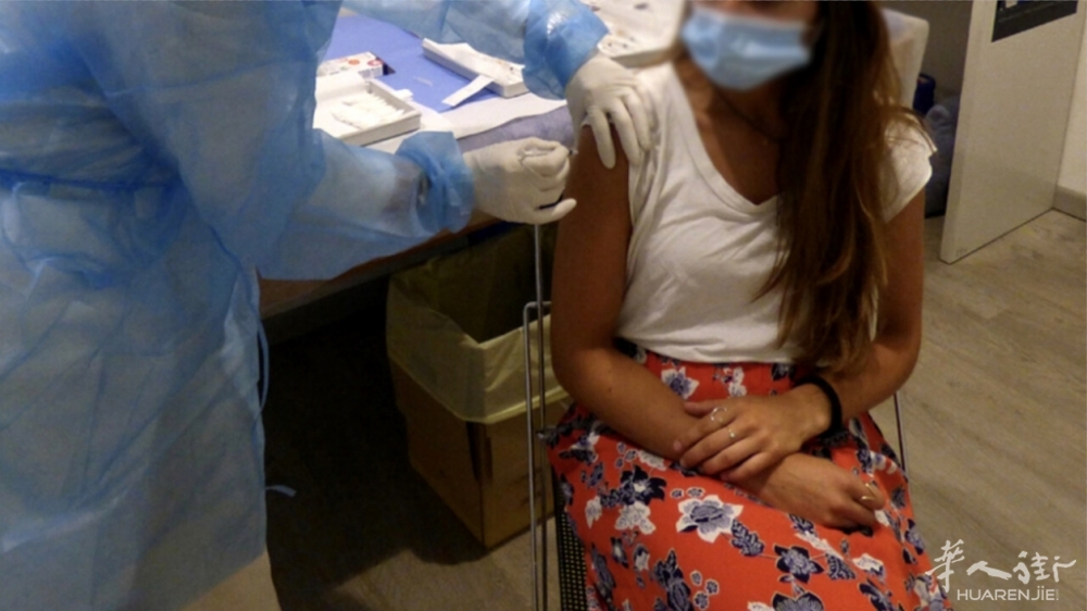 vaccino vaccini vaccinazione covid-19 giovane ragazza donna-2.jpeg