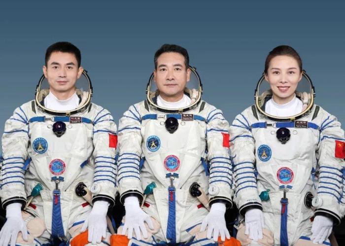 神舟十三号飞行乘组