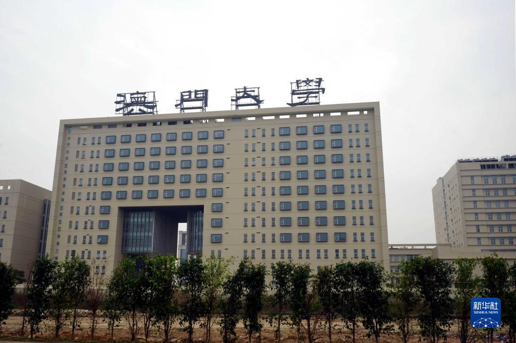 这是澳门大学横琴新校区(2014年12月11日摄)。新华社记者魏蒙摄 article_img