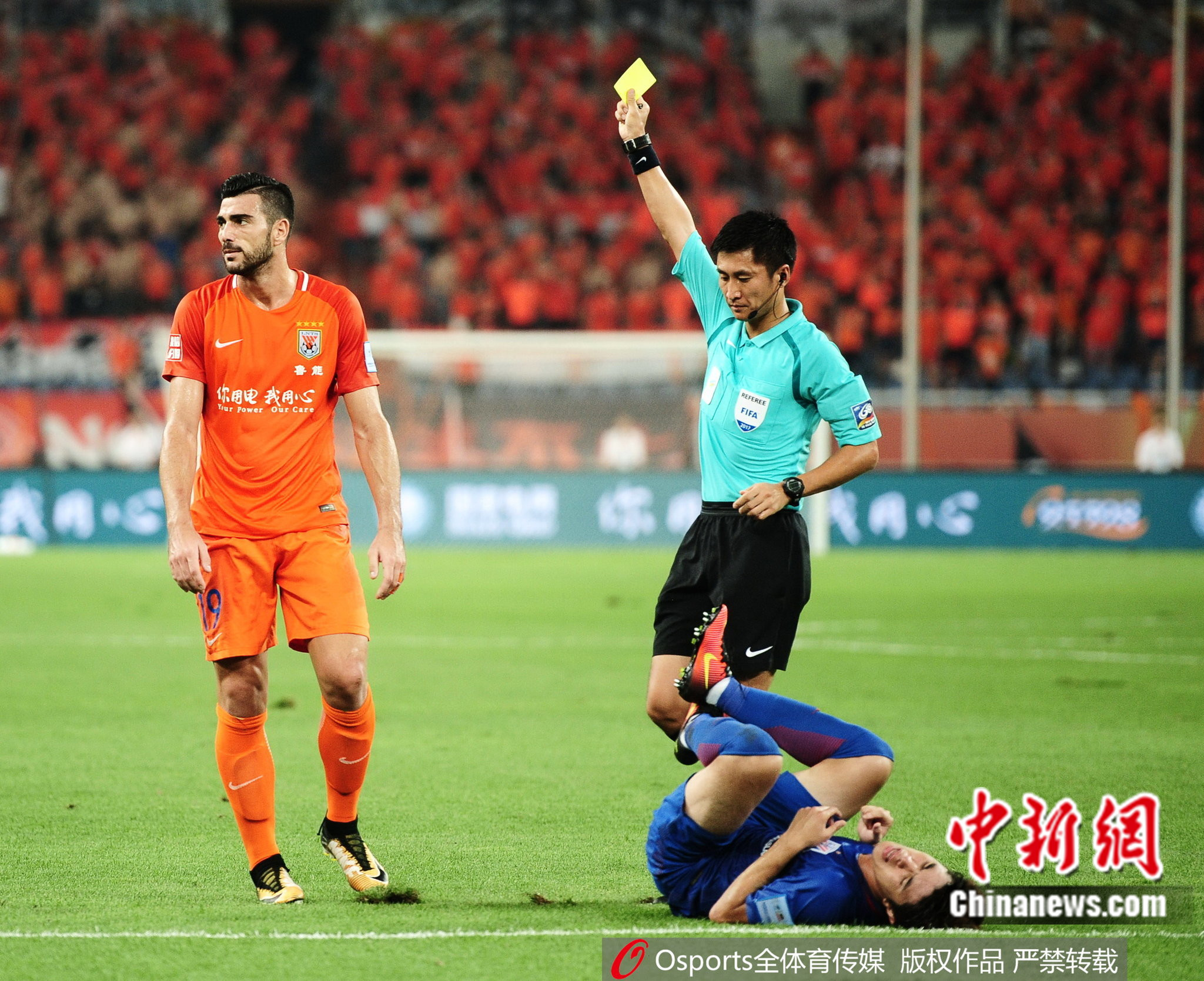 马宁执裁中超比赛。图片来源:Osports全体育图片社 article_img