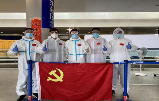 中国裁判组赴海外执裁比赛。受访者供图 article_img