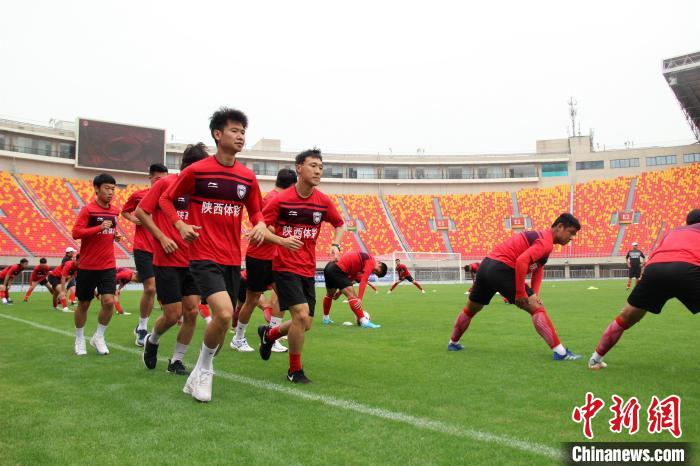 图为球队的公开训练课。张一辰 摄 article_img