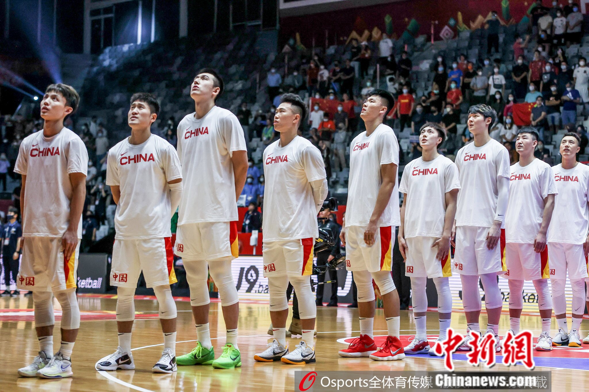 图为中国男篮登场。图片来源：Osports全体育图片社