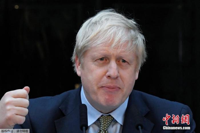 英国首相鲍里斯·约翰逊在唐宁街10号首相府发表演讲。 article_img