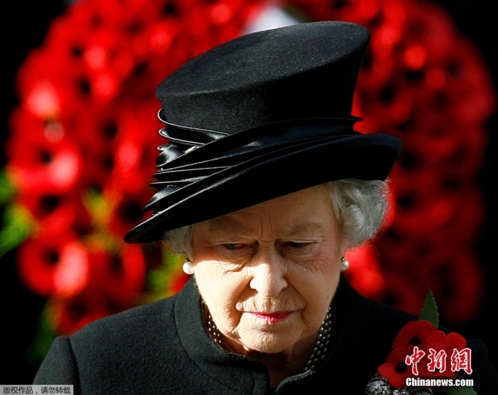 当地时间9月8日,英国女王伊丽莎白二世在苏格兰巴尔莫勒尔城堡去世,享年96岁。伊丽莎白二世生于1926年,于1952年继承王位,是英国历史上在位时间最长的君主。资料图为英国女王伊丽莎白二世。 article_img