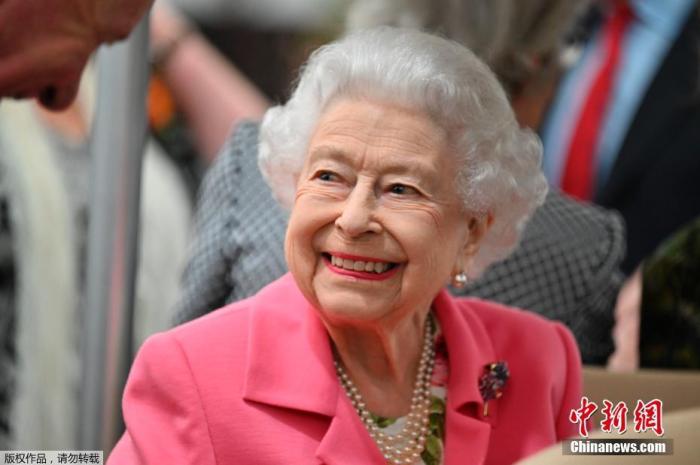 当地时间2022年5月23日,英国伦敦,英国女王伊丽莎白二世身着粉色套装参观切尔西花展 article_img