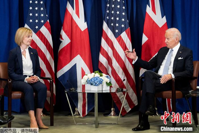 2022年9月21日,英国首相特拉斯在美国纽约出席联合国大会期间与美国总统拜登举行双边会晤。 article_img