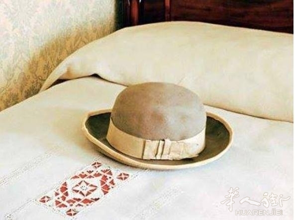 cappello-sul-letto-kwWD-RiBPxxhiGWtSFtIrFC2kSLI-590x445@Corriere-Web-Sezioni.jpeg