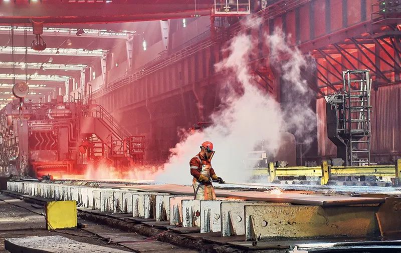 斯梅代雷沃钢厂重新焕发生机活力。 (图源：河北日报)