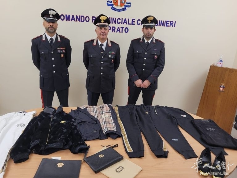 foto-carabinieri-capi-abbigliamento-contraffatti-768x576.jpg