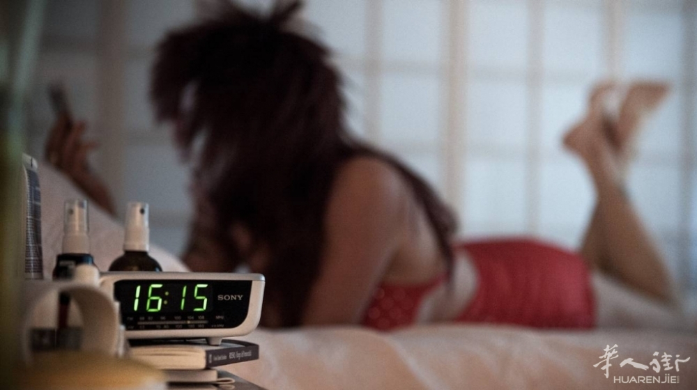 Dietro i massaggi il meretricio.jpeg