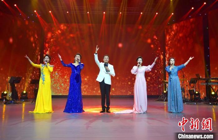 图为五位中国选手演唱《茉莉花》。广西广播电视台供图 article_img
