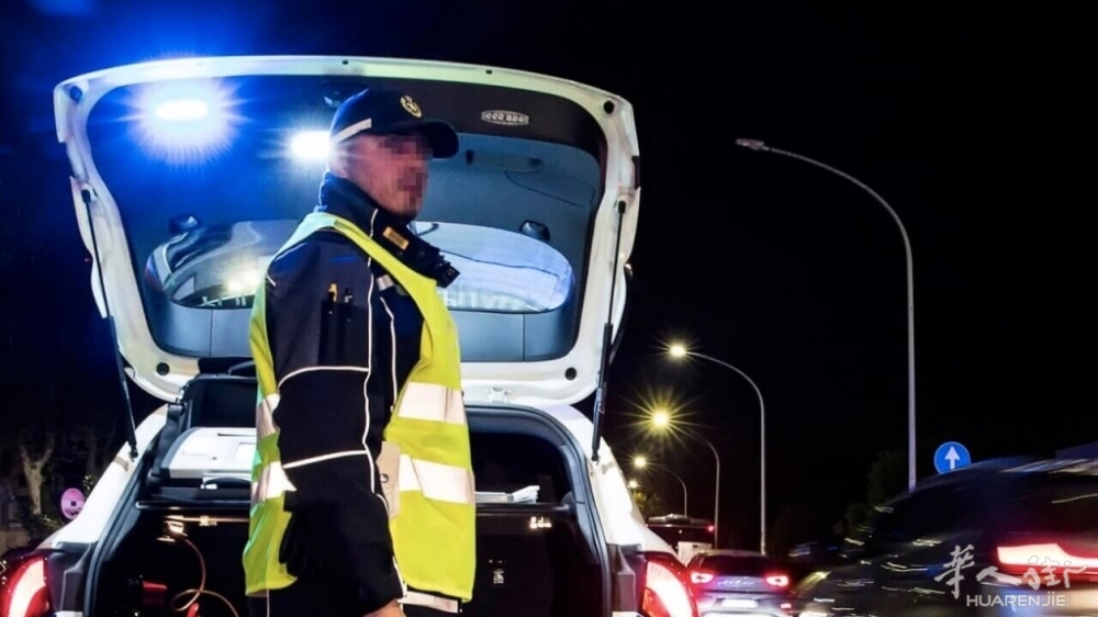 Posto di blocco della Polizia Locale (Archivio Ansa).jpg