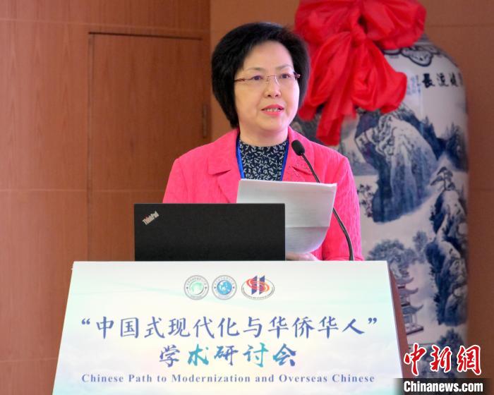 厦大副校长邓朝晖致辞。厦大供图 article_img