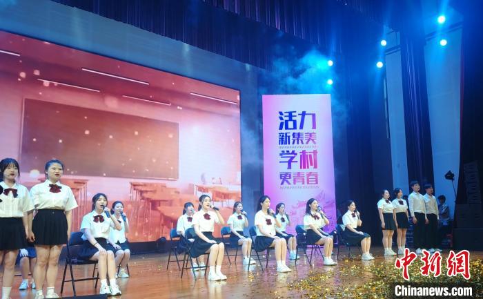 现场表演场景之一。杨伏山 摄 article_img