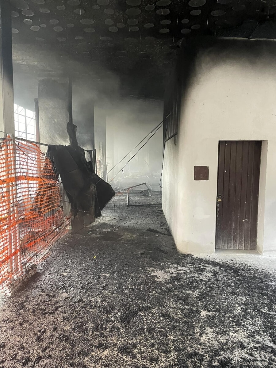 Il palazzo dopo l'incendio. Foto del presidente del IV municipio, Massimili.jpg