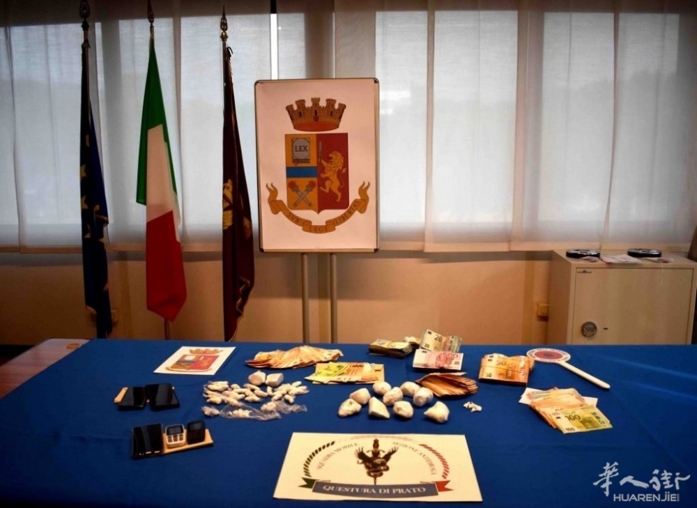 tavolo-1-droga-sequestrata-1024x747.jpg tavolo-1-droga-sequestrata-1024x747.jpg