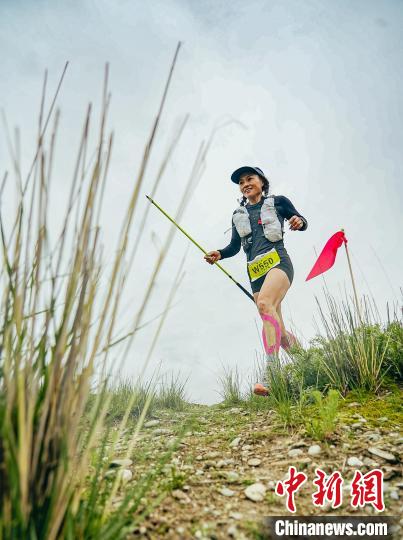 图为选手参加高原越野跑挑战赛。青海省登山协会 供图