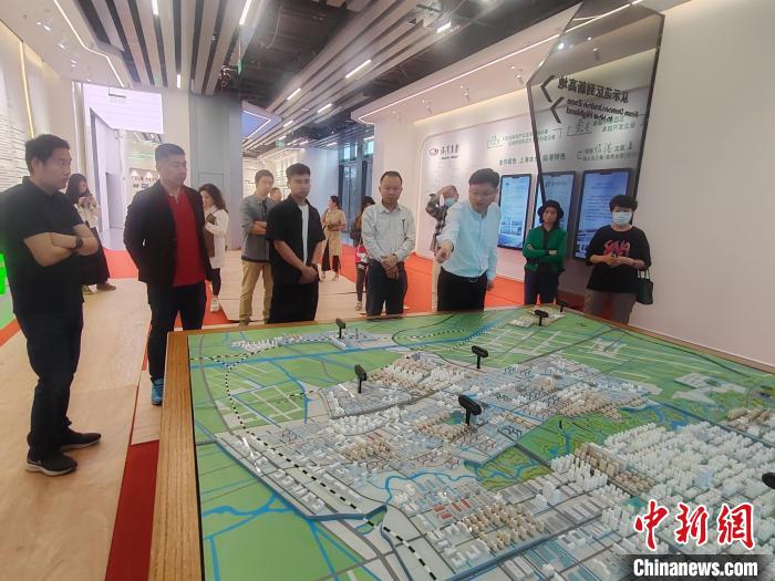 实地调研沪苏大丰产业联动集聚区建设情况。谷华 摄 article_img