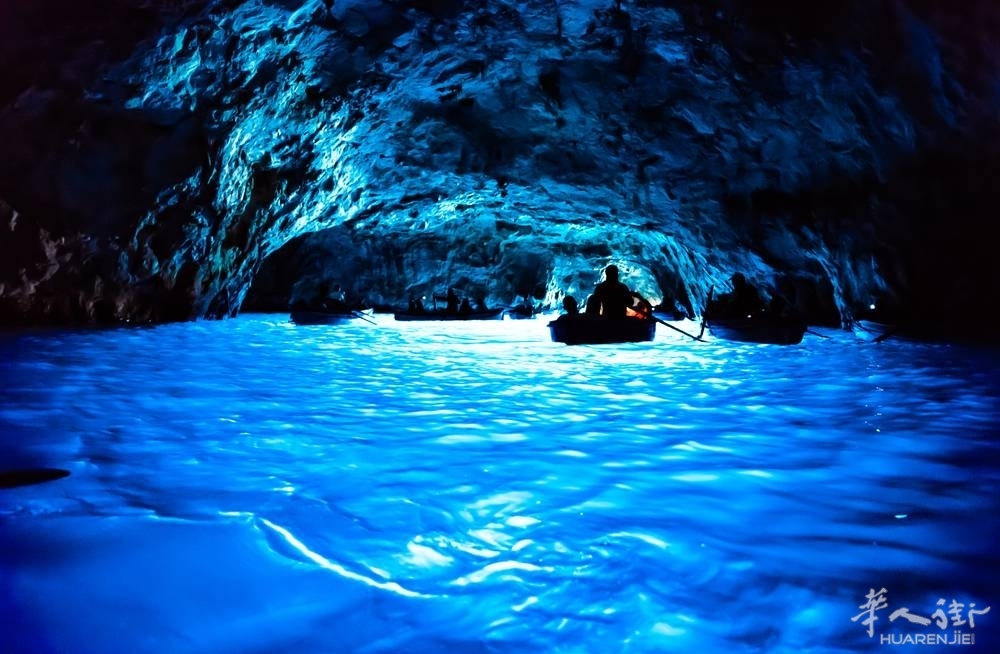 Grotta-Azzurra-di-Capri.jpeg