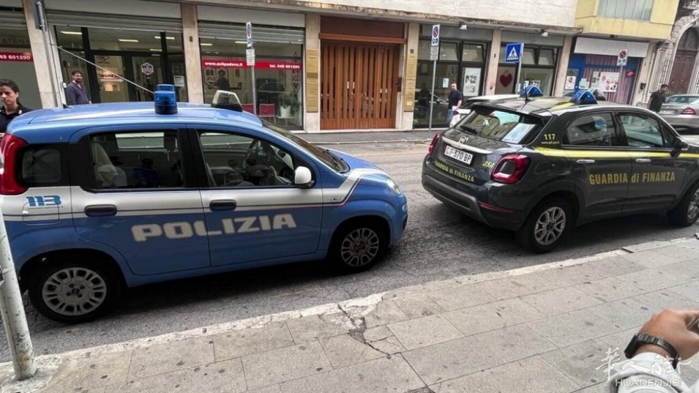 Polizia e Finanza in via Foscolo.jpg