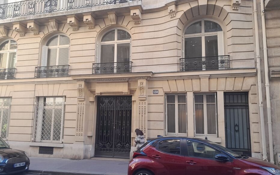 中国留学生惨死巴黎，凶手之一是送货员 