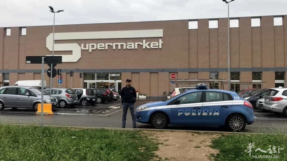 光天化日下的恐惧！米兰八旬老妇在Esselunga停车场遭持枪威胁！ ... 