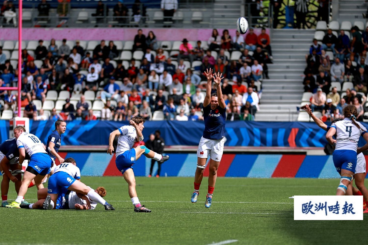 女子橄榄球六国赛：法国38比15击败意大利