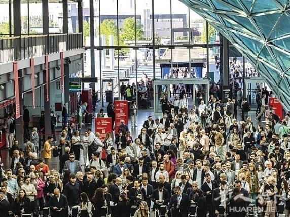 超越预期！第62届米兰家具展打破参观记录，比2023年增长17% 