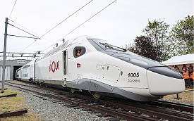 法铁公司推介新一代高速火车