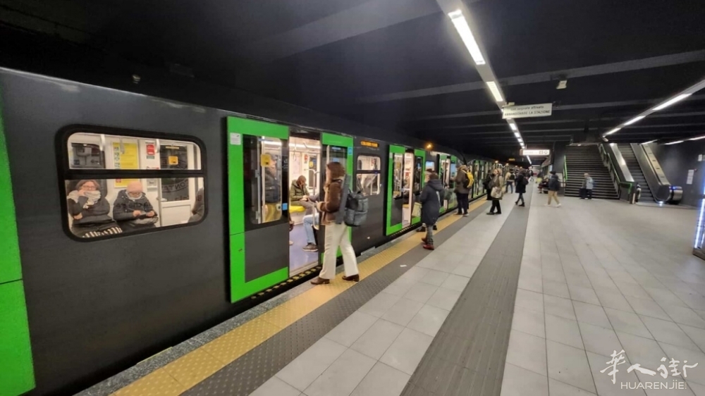Metro linea verde M2 sciopero mezzi Atm (foto Rovellini).jpg