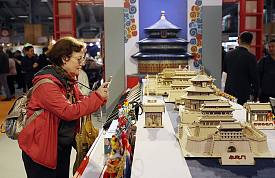 “遇鉴中国”中华文化主题展亮相2024年法国巴黎国际博览会
