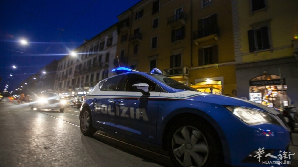 Polizia notte strada - lapresse.jpg Polizia notte strada - lapresse.jpg
