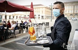 他可能不知道《华人街》，意大利餐馆老板悬赏300欧元找跑堂！ ... 