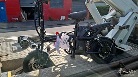 逆行、超载、未戴头盔——普拉托市政警察大规模整治电动自行车与滑板车！ ... 