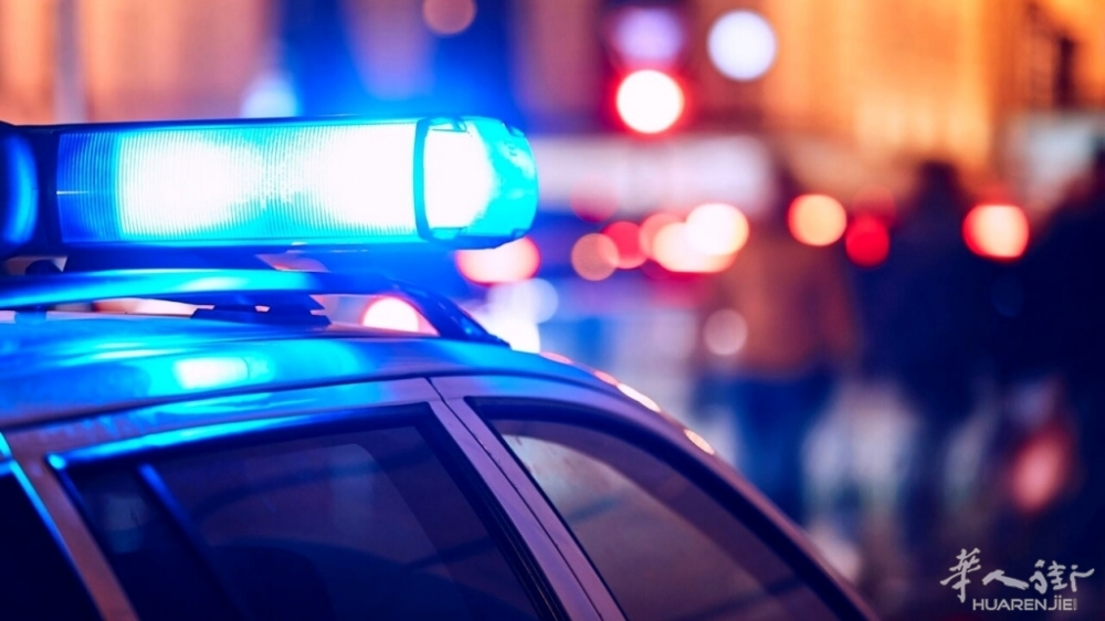 polizia controlli notte-2.jpeg polizia controlli notte-2.jpeg