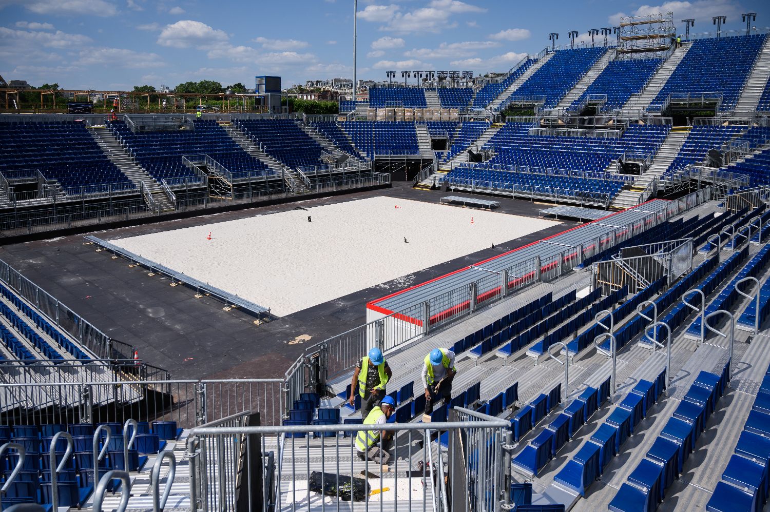 探访埃菲尔铁塔体育场