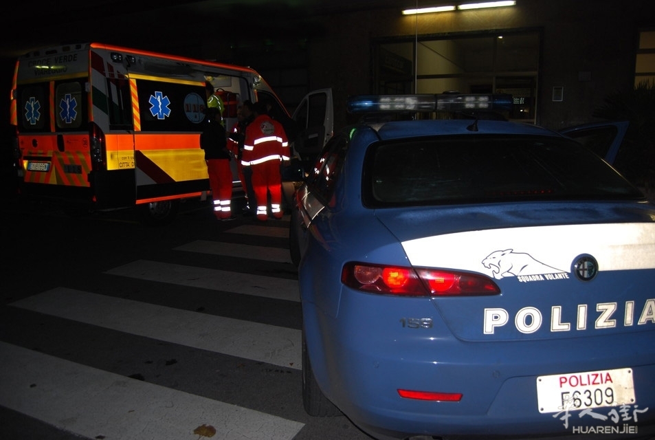 ambulanza-polizia-notte.jpg