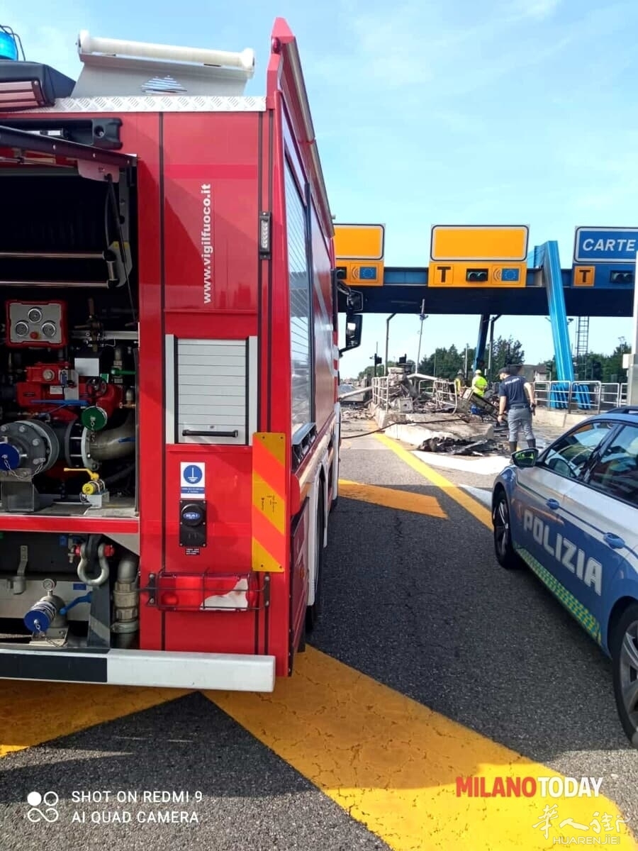 Incidente casello A8, un morto 6.jpeg