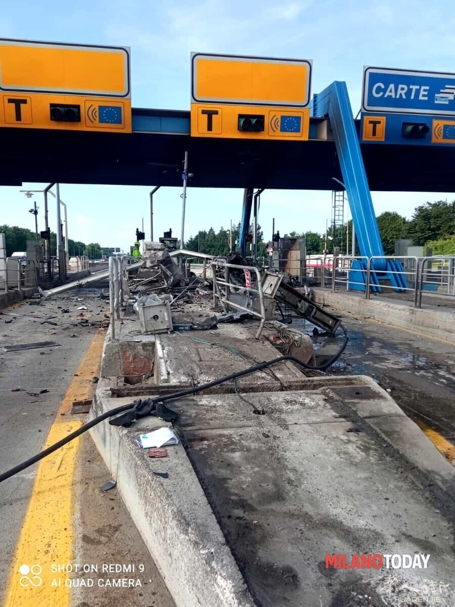 Incidente casello A8, un morto 1.jpeg