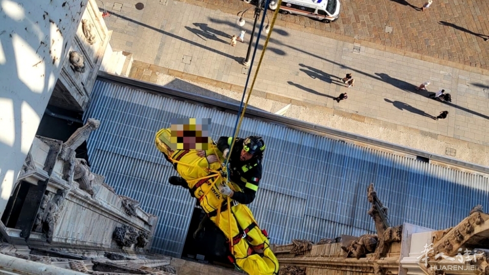 Donna salvata ok.jpg