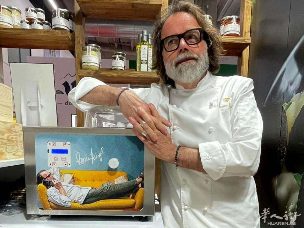 Il gelatiere Simone Bonini-2.jpg