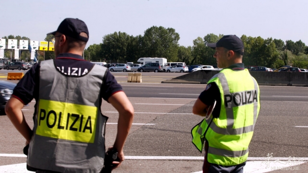 polizia autostrada lapresse.jpg
