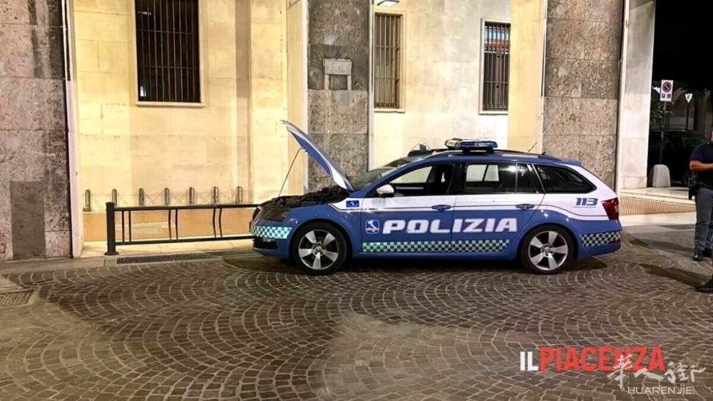 auto polizia rubata incidente 13.jpg article_img