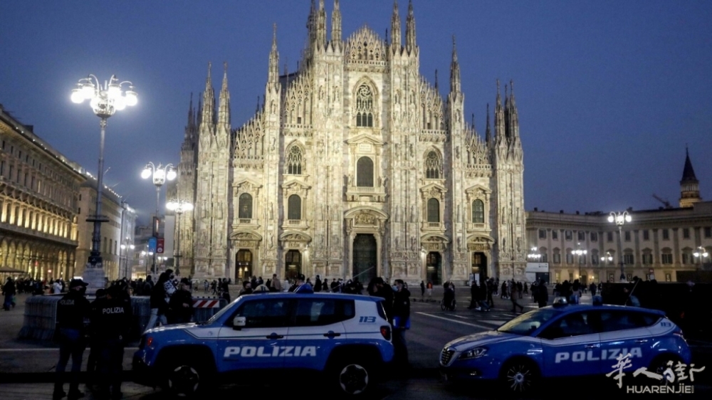 polizia piazza duomo sera notte-2.jpg