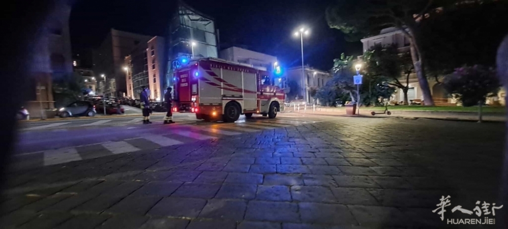 vigili del fuoco piazza duomo.jpg