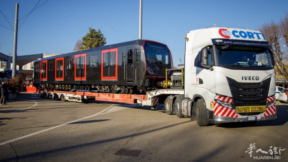 Nuovo Treno M1 - foto ATM.jpg