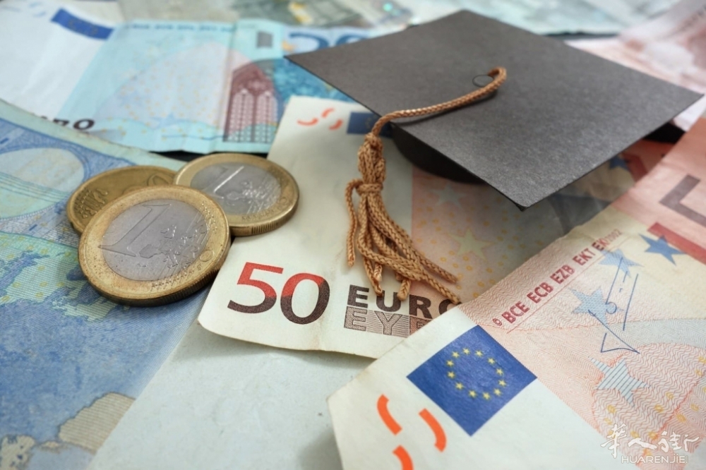 E-meglio-riscattare-la-laurea-subito-o-in-futuro.jpg
